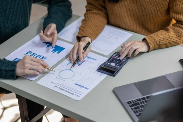 Optimiser la performance financière : outils et stratégies clés